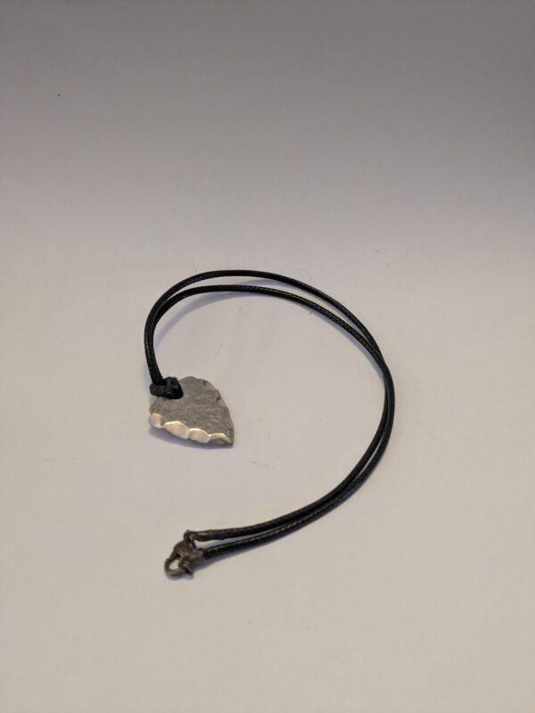 Pendentif embout de flèche